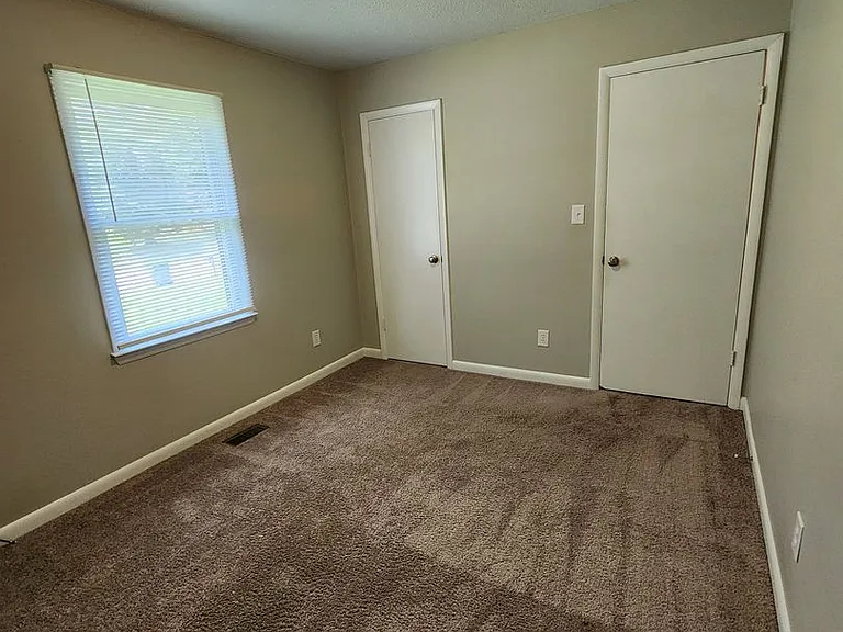 6701 Vaughn Rd — Photo 19