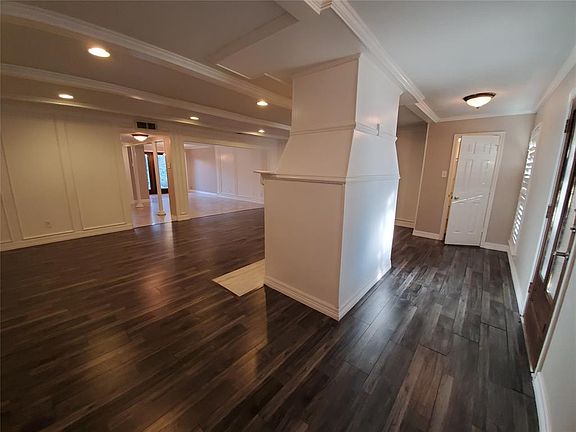 3rd image of 5108 Meadowcreek Dr