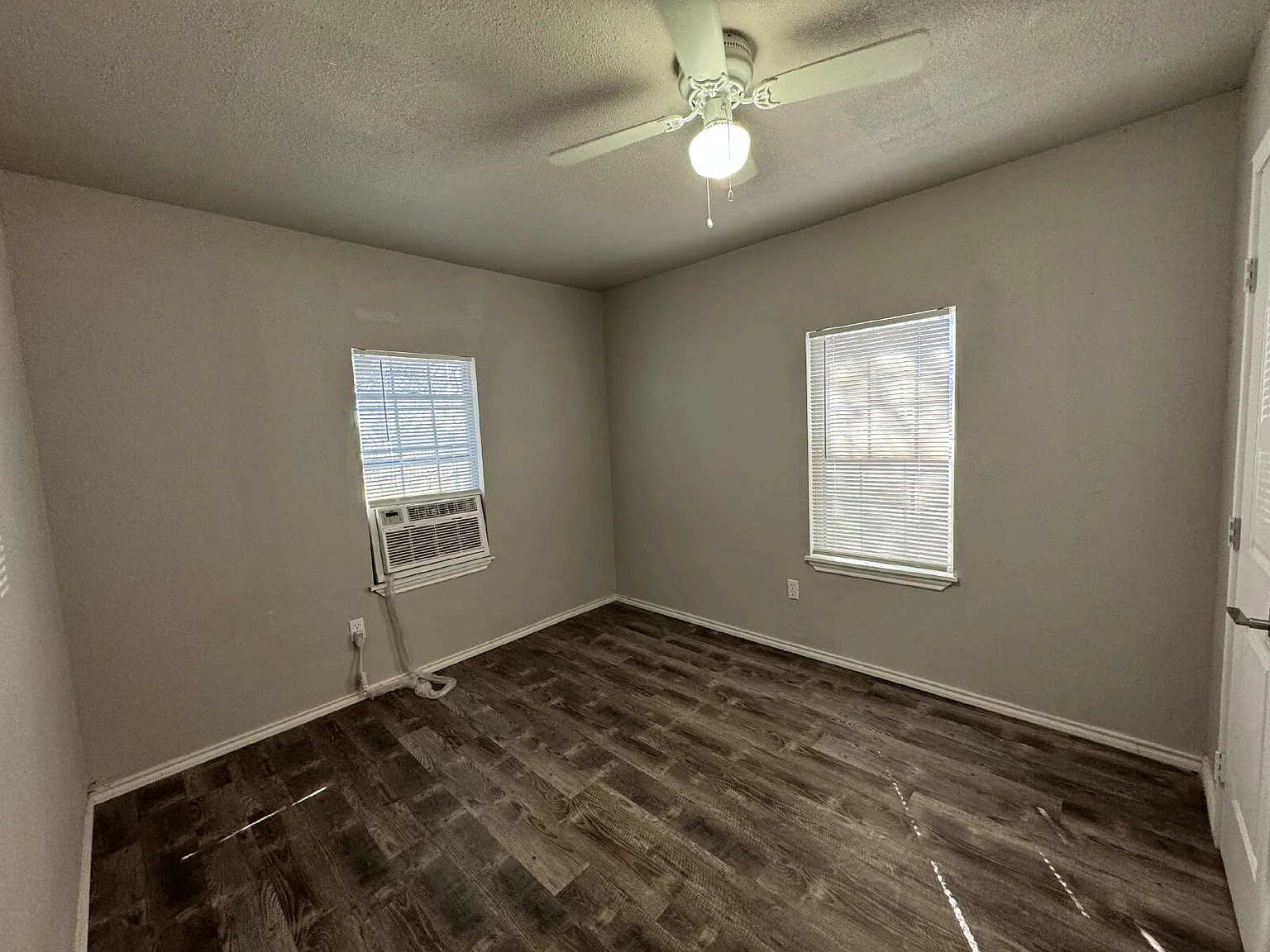 3 bed, 2.0 bath, 1090 sqft, $995 — Photo 4