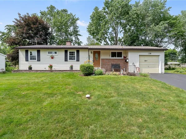 9 Cardinal Path, Liverpool, NY 13090