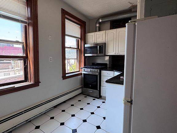 3rd image of 41 Garden St #10F