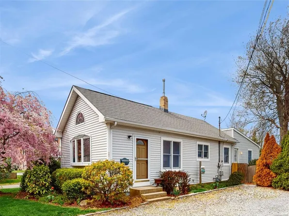 23 Wanser Place, Amityville, NY 11701