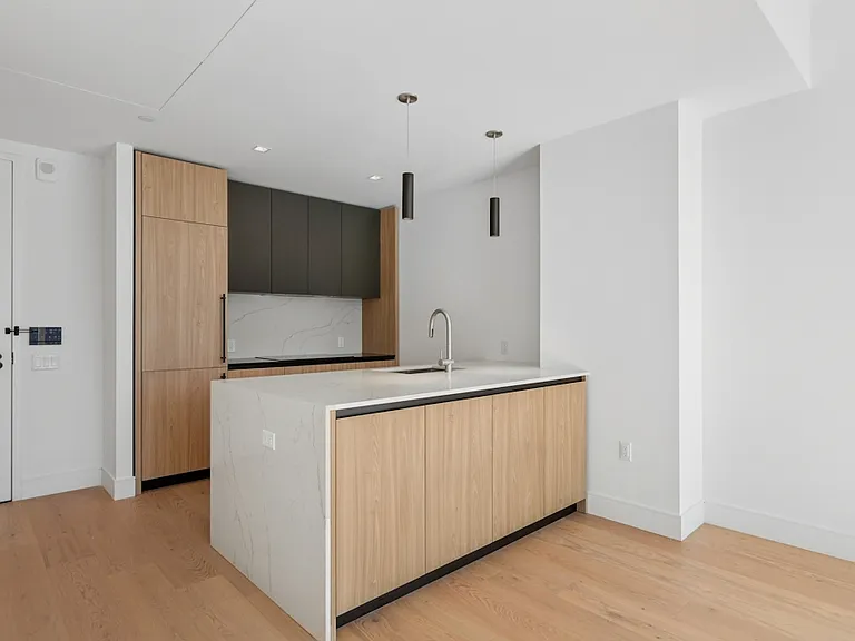 312 W 43rd St #2B — Photo 3