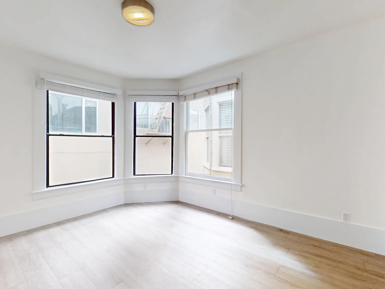 Bright 1BR with In-Unit Laundry in Russian Hill | Pet Friendly — Photo 1