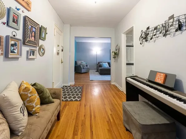 2229 Knapp Street image 12 of 31