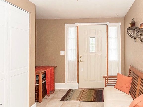 2nd image of 4517 Lexington Ave