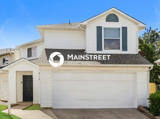 912 Laredo Plz, Dallas, TX 75211