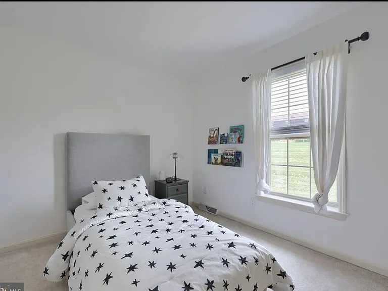637 Royal View Dr — Photo 18