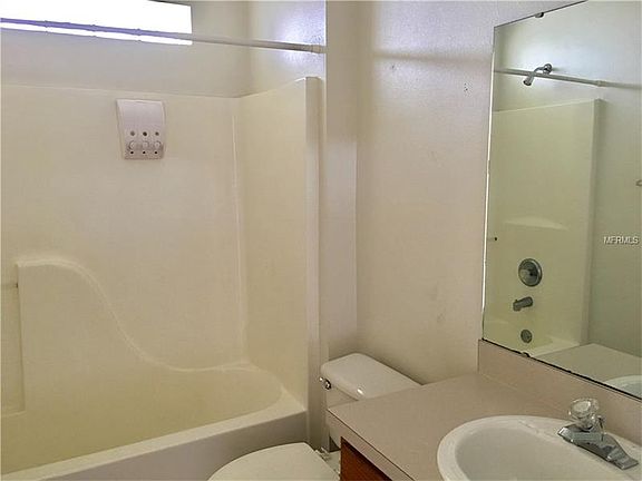 4th image of 704 Belvoir Dr