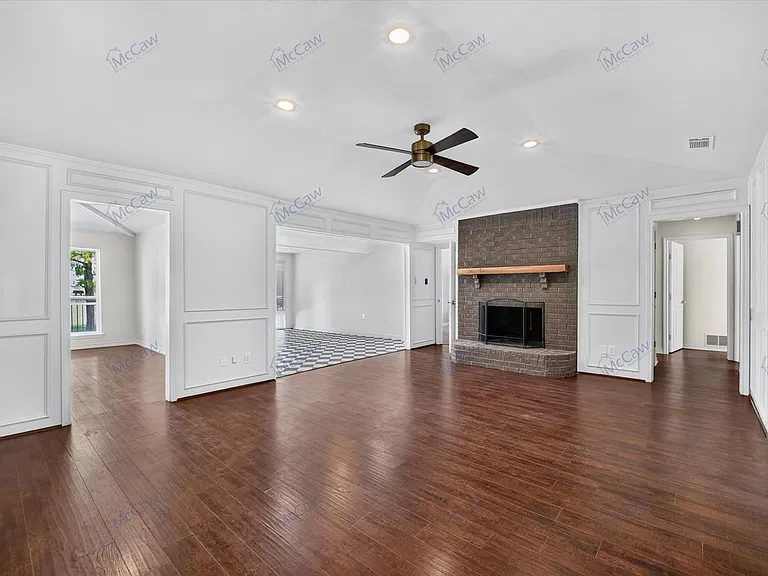 3505 Larkin Ln — Photo 2