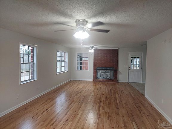 5th image of 9505 Plymouth Ln