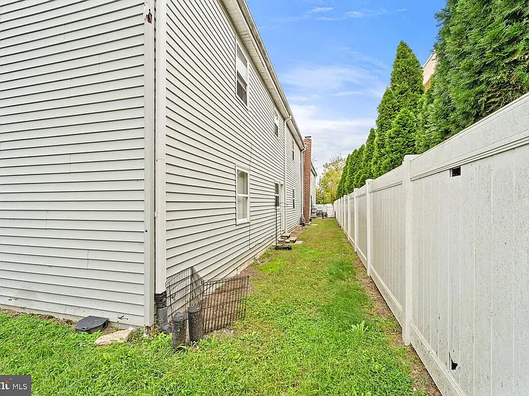 415 Hamilton Ave — Photo 18
