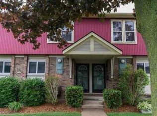 251 N Maple Rd, Saline, MI 48176