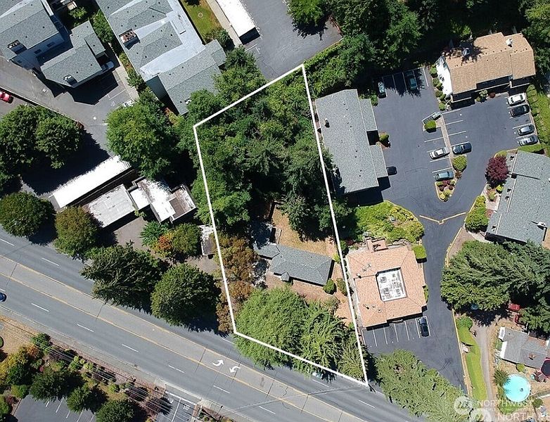 3rd image of 22910 Edmonds Way