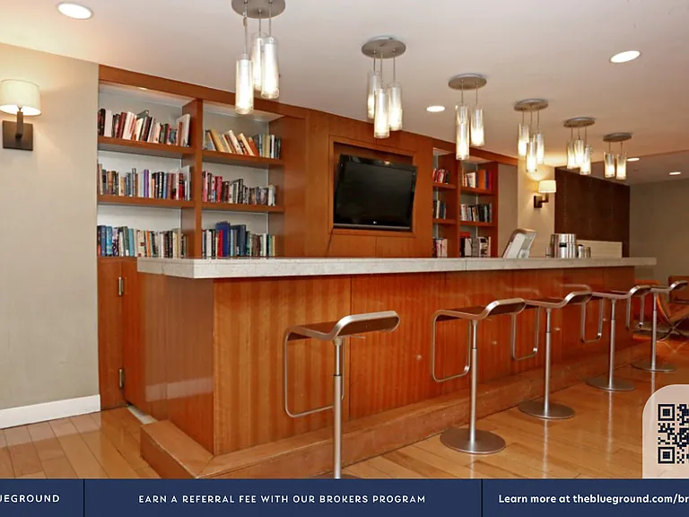 222 E 34th St #2224 — Photo 21