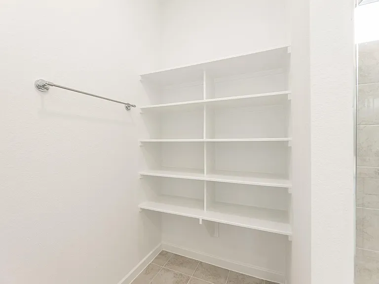 9723 Rialto Heights Dr — Photo 24