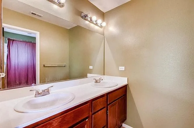1425 Normandy Dr — Photo 9