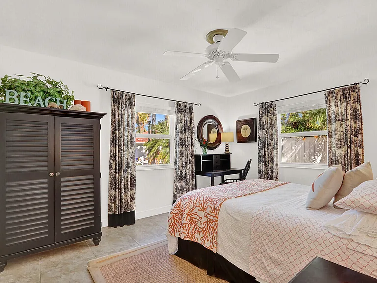 324 Blossom Ln — Photo 17