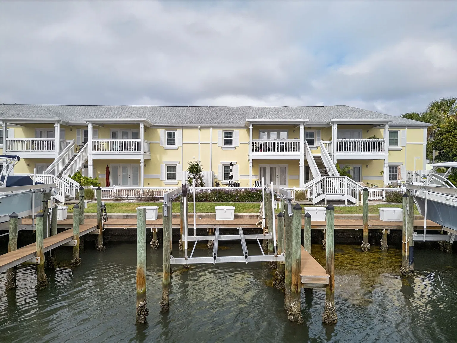 1 bed, 823 sqft, $2,200 — Photo 2