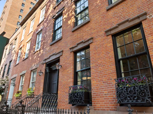 327 West 4th Street image 1 of 23