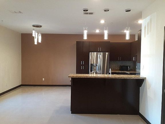 5th image of 1212 E Camellia Ave Unit A