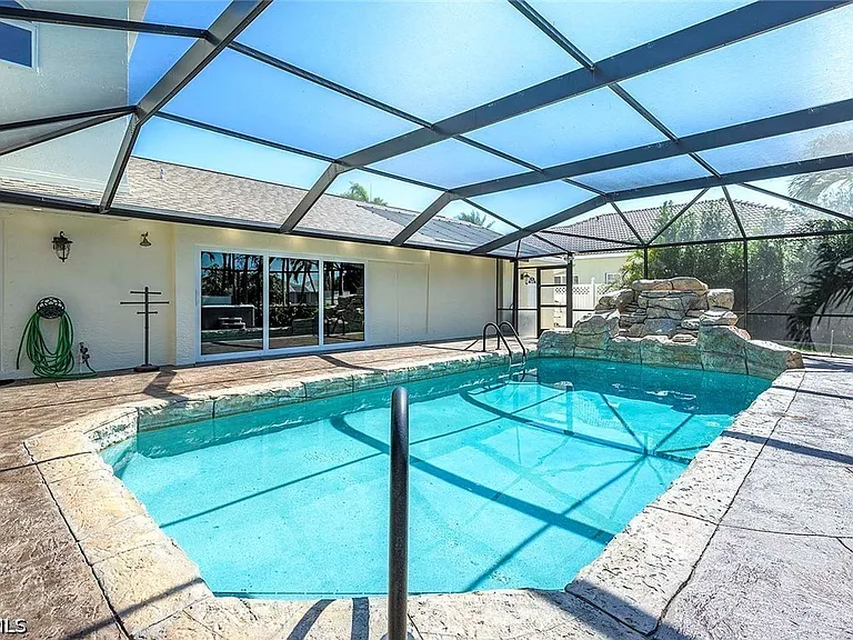 5208 SW 8th Ct — Photo 33