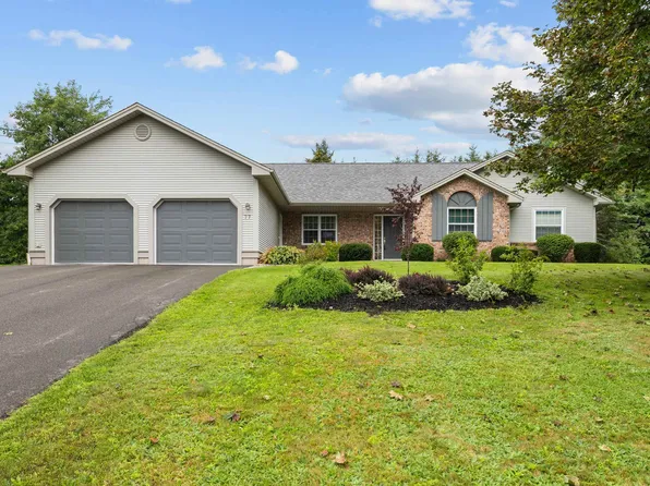 77 Parkside Dr, Charlottetown, PE C1E 1M8