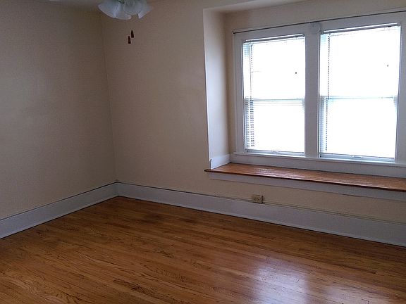 5th image of 302 312 N 48 St; 1/2 #4804-4806