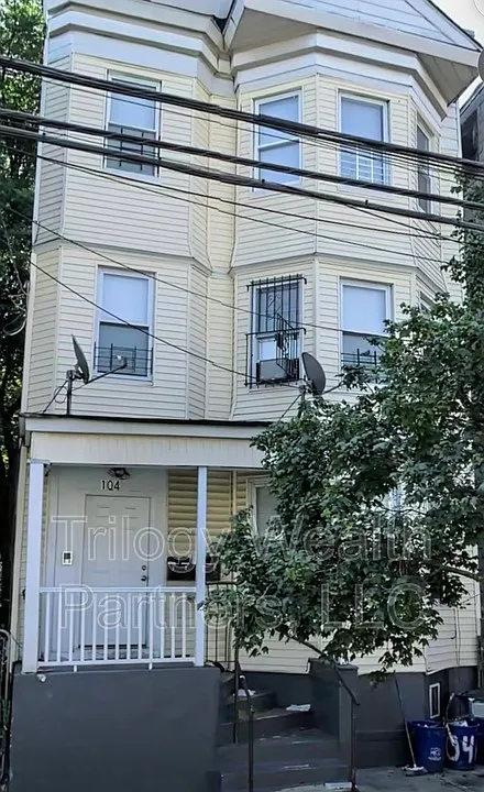 104 S 12th St #2