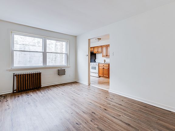 2nd image of 525 Washington Ave APT 3