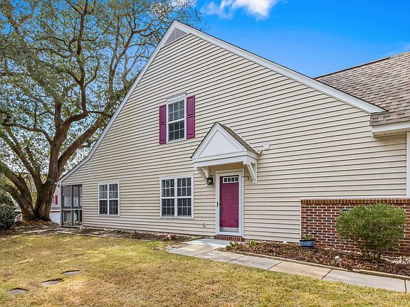 2nd image of 63 Pembroke Ln. #63