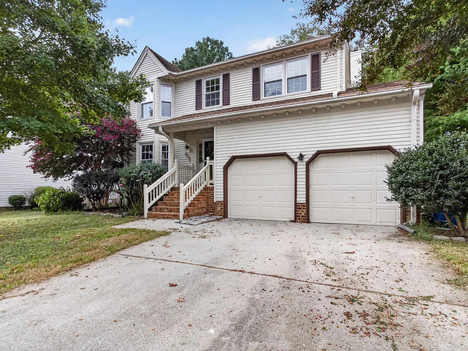 4 bed, 2.5 bath, 2565 sqft, $2,800 — Photo 2