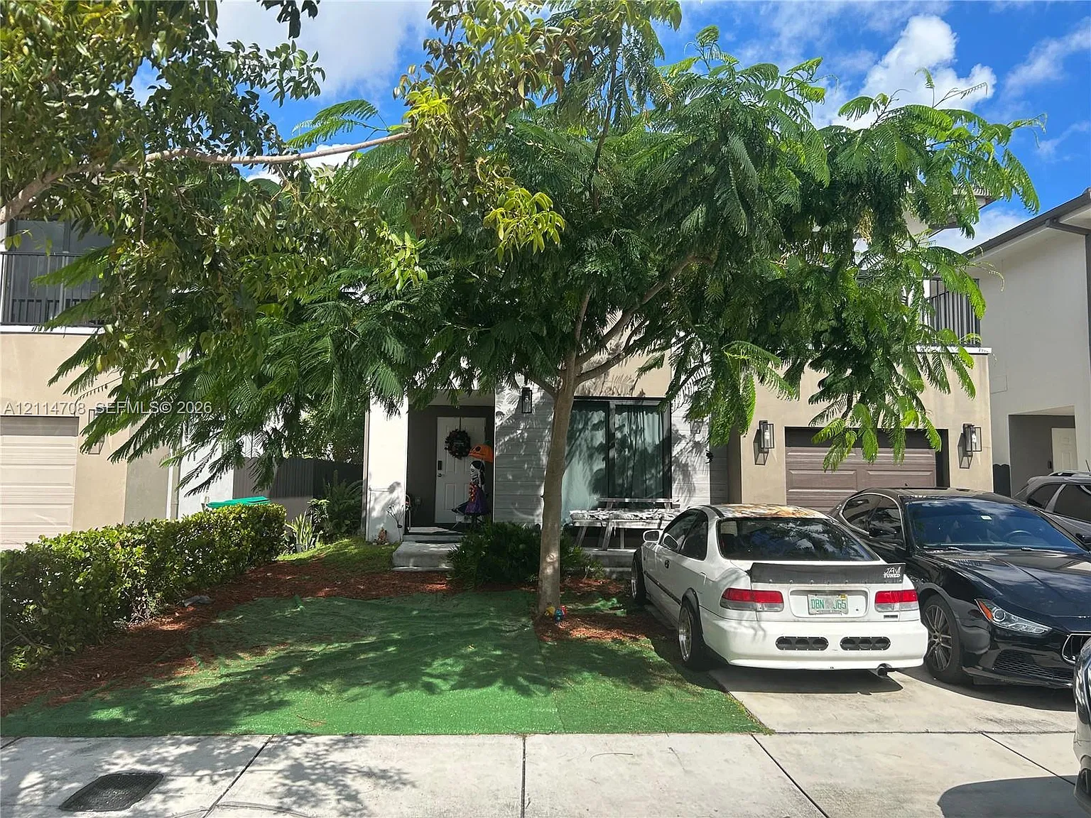 5 bed, 4.5 bath, 1902 sqft, $3,500 — Photo 2