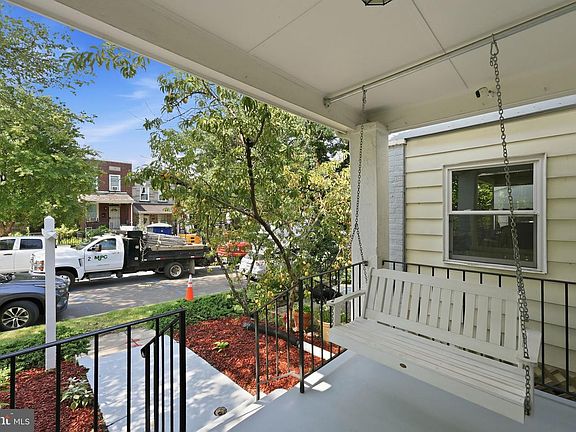 2nd image of 1738 L St NE