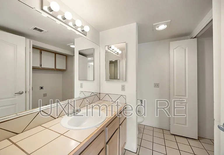 3285 N Hedgewood Dr #B — Photo 11