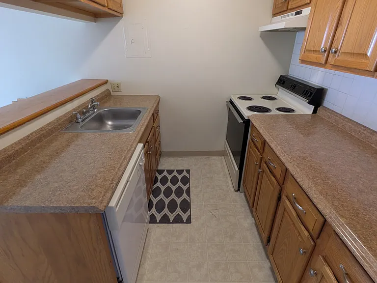 148 Sycamore St #16 — Photo 13
