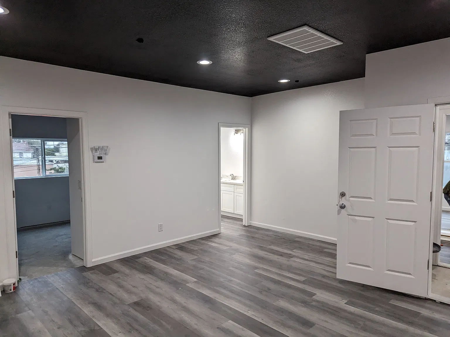 2 bed, 811 sqft, $1,800 — Photo 2