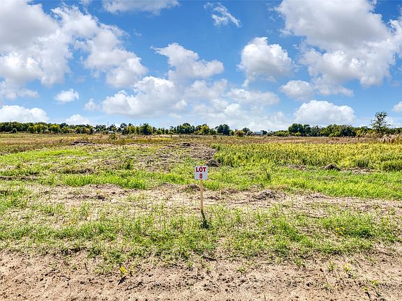 3rd image of Coyote Meadow Ln