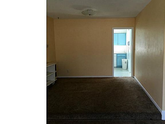 5th image of 821 NW 42nd Ave