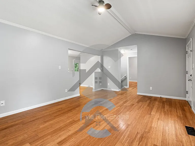 10 Sweet Gum Ct — Photo 2