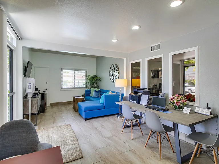 Harbor Cliff Apartments — Photo 7