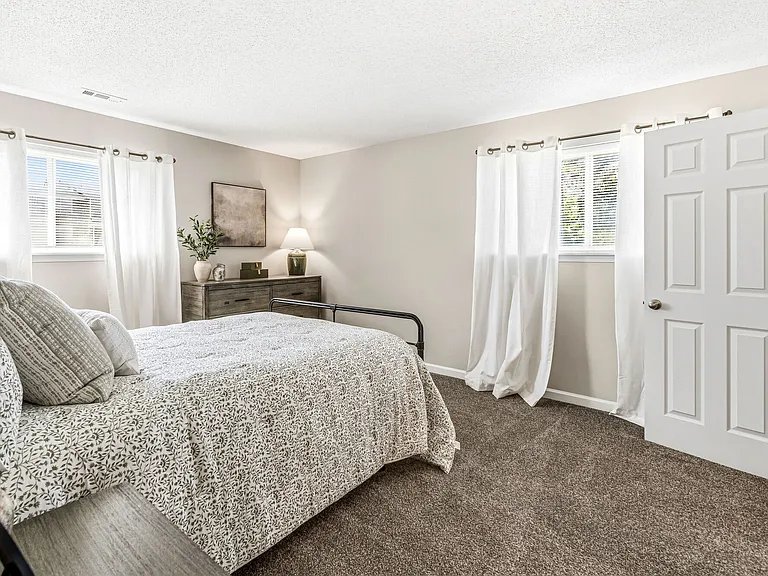 10 West Apartments — Photo 10