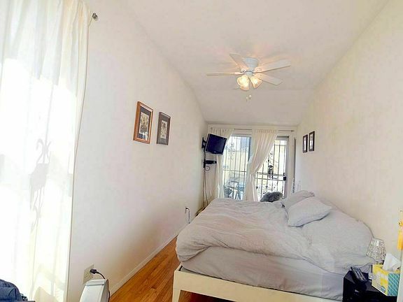 5th image of 60 W 75th St #6D