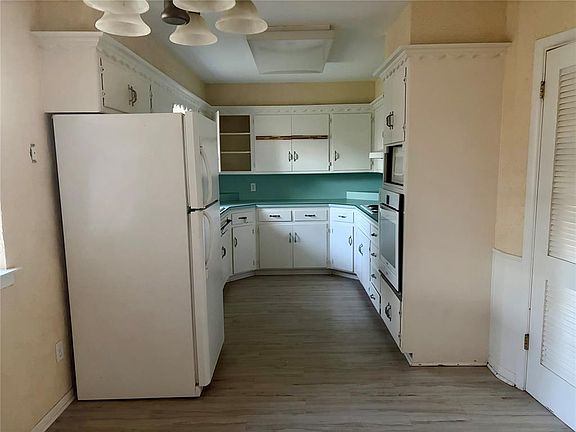 3rd image of 4116 NW 61st Ter