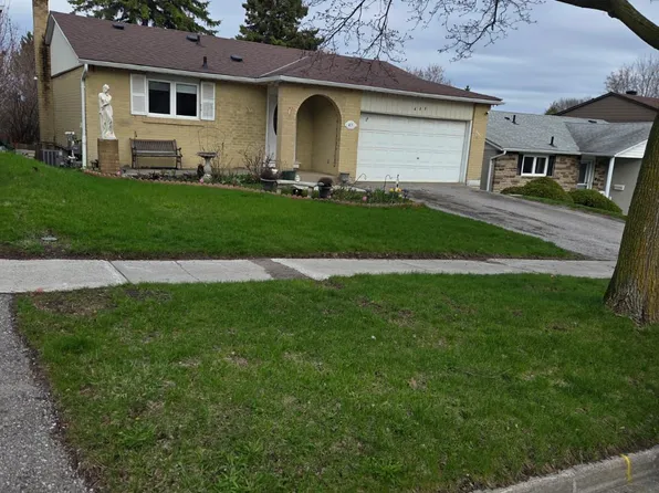 405 Dixon Blvd, Newmarket, ON L3Y 5C5