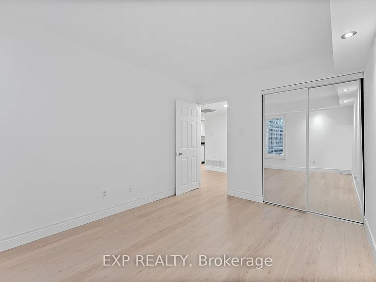 12 B Portland St #Townhouse B — Photo 18