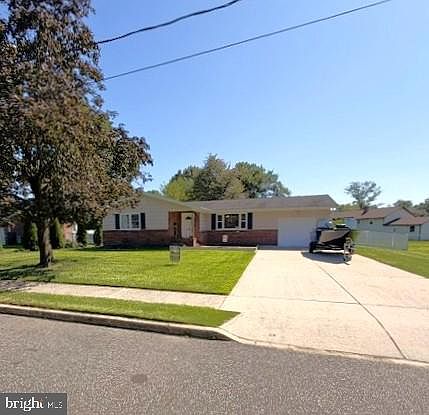 1st image of 915 Mullen Ave