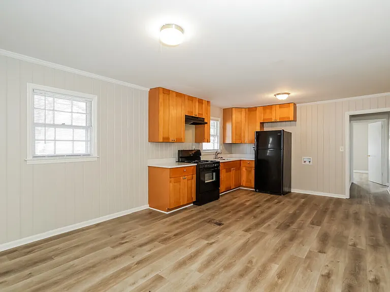 3276 Elm St — Photo 7