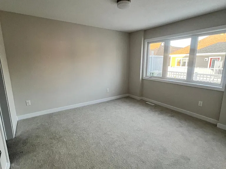 534 Oldenburg Ave — Photo 10