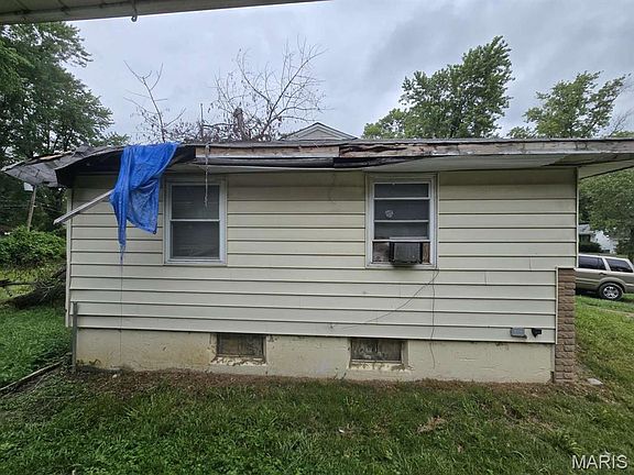 2nd image of 10109 Crown Point Dr